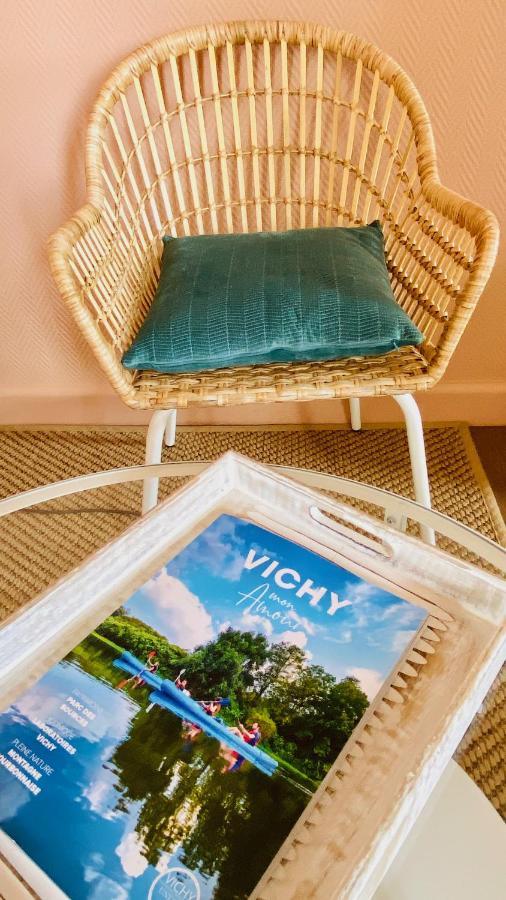 Le Vichy Centre, Spacieux Et Cosy T2 Avec Vue, Au Calme Exterior photo